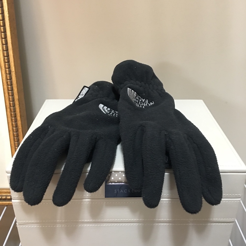 The North Face windstopper women’s XS gloves